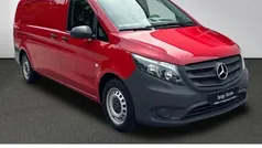 Rot Gebraucht 2022 Mercedes Vito Van / Kleinbus | 27.311 € (Fairer Preis)