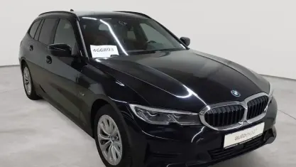 Gebraucht BMW 320e Advantage 163 PS (119 kW) 2022 Schwarz uni Kombi