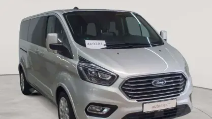 Gebraucht Ford Tourneo Titanium 131 PS (96 kW) 2021 Polarsilber metallic Van / Kleinbus