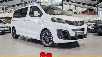 Weiß Gebraucht 2020 Opel Zafira Life Elegance Van / Kleinbus | 32.350 € (Fairer Preis)
