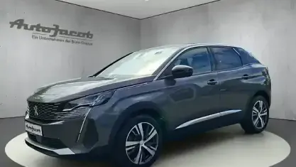 Gebraucht Peugeot 3008 Allure 131 PS (96 kW) 2023 Met. platinium grau SUV