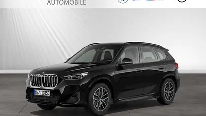 Saphirschwarz metallic Gebraucht 2024 BMW X1 M Sport SUV | 41.441 € (Guter Preis)