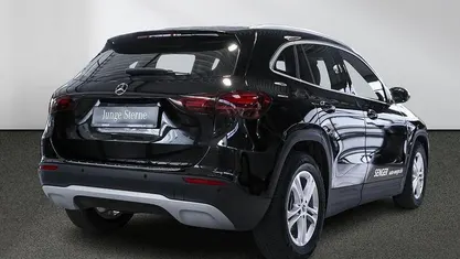 Gebraucht Mercedes GLA200 163 PS (119 kW) 2024 Schwarz SUV