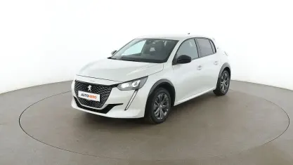 Gebraucht Peugeot e-208 Allure 100 kW (136 PS) 2022 Weiß Kleinwagen
