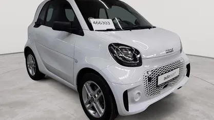 Gebraucht Smart ForTwo Coupé 60 kW (82 PS) 2022 Tridion sicherheitszelle in weiß Coupé