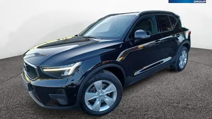 Schwarz / onyx schwarz (metallic) Gebraucht 2024 Volvo XC40 Core SUV | 29.990 € (Guter Preis)