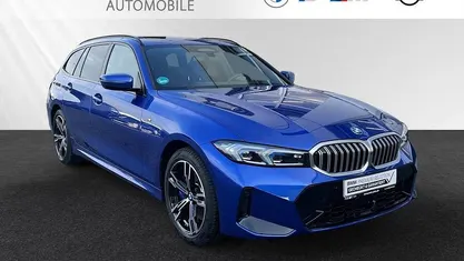 Portimao blau metallic Gebraucht 2024 BMW 330e M Sport Kombi | 44.899 € (Guter Preis)