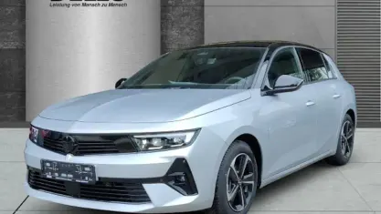 Gebraucht Opel Astra 131 PS (96 kW) 2025 Silber Kleinwagen