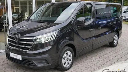 Tenebroschwarz metallic Gebraucht 2024 Renault Trafic Evolution Van / Kleinbus | 38.900 € (Fairer Preis)