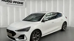 Weiß Gebraucht 2024 Ford Focus ST-Line X Limousine | 25.750 € (Fairer Preis)