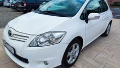 Weiß Gebraucht 2012 Toyota Auris SR Kleinwagen | 6.450 €