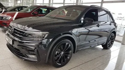 Gebraucht VW Tiguan Highline 190 PS (139 kW) 2019 Deep black perleffekt SUV
