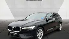 Onyx black / Gebraucht 2020 Volvo V60 Momentum Kombi | 29.019 € (Fairer Preis)