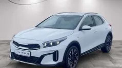 Deluxeweiß metallic Gebraucht 2024 Kia XCeed Comfort SUV | 28.900 € (Fairer Preis)