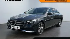 Gruen Gebraucht 2023 Mercedes E200 Avantgarde Limousine | 36.280 € (Superpreis)