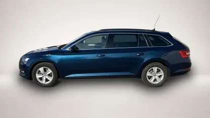 Gebraucht Skoda Superb Ambition 150 PS (110 kW) 2022 Blau Kombi