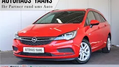 Lava rot Gebraucht 2018 Opel Astra Edition Limousine | 11.379 € (Etwas zu teuer)