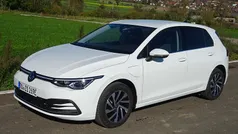 Pure white Gebraucht 2022 VW Golf VIII Style Limousine | 27.990 € (Fairer Preis)