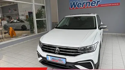Gebraucht VW Tiguan Allspace Life 150 PS (110 kW) 2021 Weiß SUV
