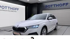 Weiß Gebraucht 2023 Skoda Octavia Style Kombi | 19.997 € (Guter Preis)