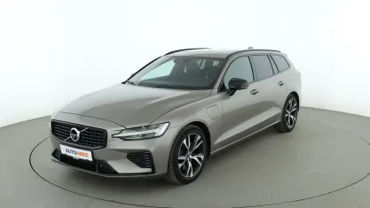 Gebraucht Volvo V60 R-Design 88 PS (64 kW) 2021 Grau Kombi