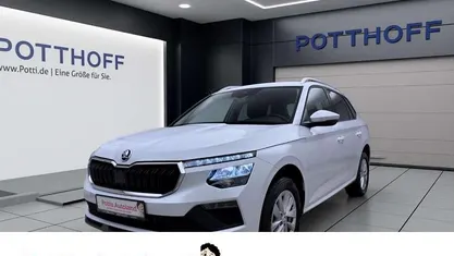 Weiss Gebraucht 2024 Skoda Kamiq Selection SUV | 21.888 € (Guter Preis)