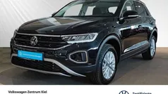 Deep black perleffekt Gebraucht 2023 VW T-Roc Life SUV | 28.980 € (Fairer Preis)
