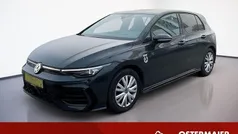 Gebraucht 2025 VW Golf VIII R-line Limousine | 33.240 € (Fairer Preis)