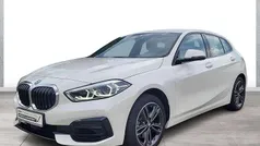 Weiß Gebraucht 2023 BMW 116 Sport Line Kleinwagen | 23.370 € (Fairer Preis)