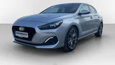 Silber Gebraucht 2018 Hyundai i30 Premium Limousine | 18.690 € (Fairer Preis)
