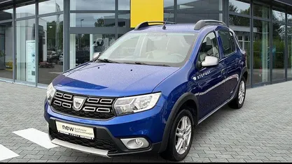 Blau Gebraucht 2020 Dacia Sandero Prestige Limousine | 11.990 € (Etwas zu teuer)