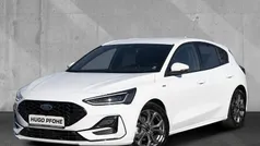 Weiß Gebraucht 2024 Ford Focus ST-Line X Limousine | 25.600 € (Fairer Preis)