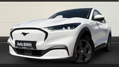 Gebraucht Ford Mustang Mach-E 197 kW (269 PS) 2022 Weiß(metallic) SUV