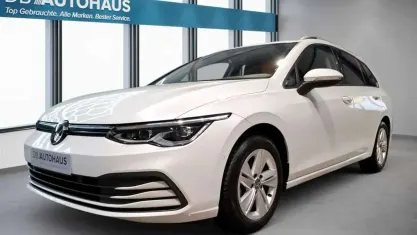 Usata VW Golf VIII Life 150 CV (110 kW) 2023 Bianco Station wagon