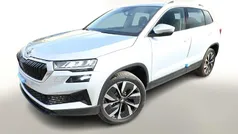 Brillantsilber metallic brillantsilber metallic Neu 2025 Skoda Karoq Selection SUV | 35.726 € (Fairer Preis)