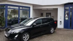 Obsidianschwarz Gebraucht 2021 Ford Focus Cool & Connect Kombi | 18.350 € (Guter Preis)
