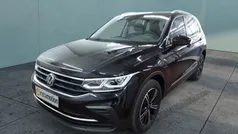 Schwarz Gebraucht 2024 VW Tiguan Move SUV | 37.372 € (Fairer Preis)