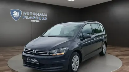 Gebraucht VW Touran Comfortline 150 PS (110 kW) 2024 Uranograu Van / Kleinbus