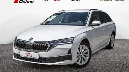 Gebraucht Skoda Octavia Selection 150 PS (110 kW) 2024 Weiss / moonweiß perleffekt (metallic) Kombi