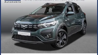 Zedergrün (grün) Gebraucht 2025 Dacia Sandero Expression Kleinwagen | 19.988 € (Fairer Preis)