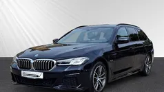 Schwarz Gebraucht 2022 BMW 530e M Sport Kombi | 34.998 € (Fairer Preis)