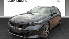 M carbonschwarz Neu 2025 BMW 540 M Sport Kombi | 80.580 € (Guter Preis)
