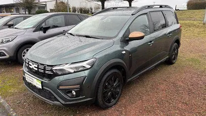 Vert oxide Gebraucht 2024 Dacia Jogger Extreme Van / Kleinbus | 19.990 € (Fairer Preis)