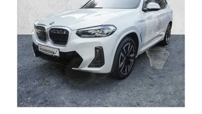 Gebraucht BMW iX3 M Sport 210 kW (286 PS) 2024 Grau SUV