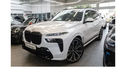 Gebraucht BMW X7 M Sport 381 PS (280 kW) 2023 Weiß SUV