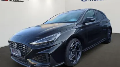 Neu Hyundai i30 N Line 140 PS (102 kW) 2025 Schwarz Kleinwagen