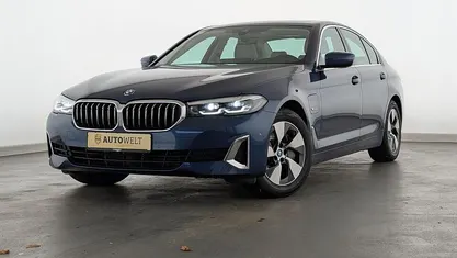 Gebraucht BMW 545e Luxury Line 394 PS (289 kW) 2021 Limousine