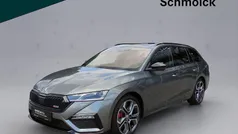 Weiß Gebraucht 2023 Skoda Octavia RS Kombi | 35.490 € (Fairer Preis)