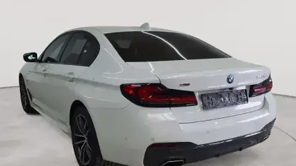 Gebraucht BMW 545e Shadowline 286 PS (210 kW) 2022 Alpinweiss uni Limousine