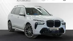Brooklyn grau metallic Gebraucht 2024 BMW X7 M Sport SUV | 101.500 € (Superpreis)